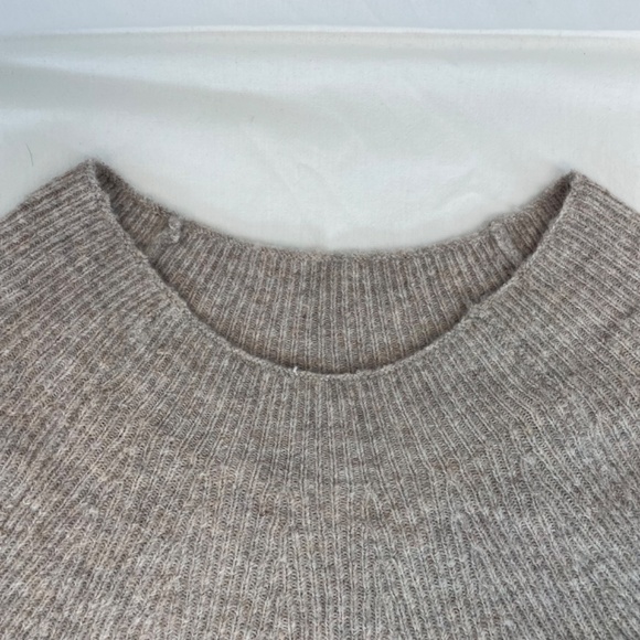Echo Verde Long Sleeve Crewneck Sweater Tan Beige Women’s Size Small NEW - Picture 3 of 9